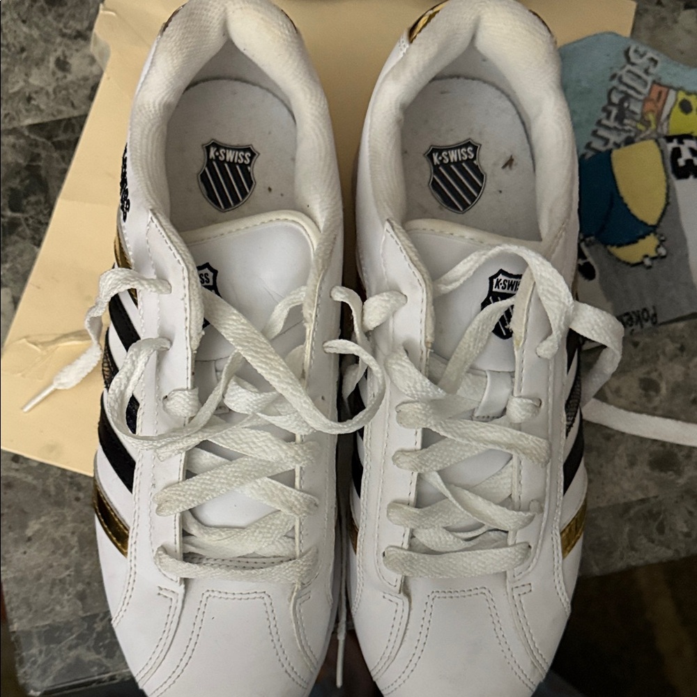 K-Swiss White Sneakers with Gold and Black Stripes